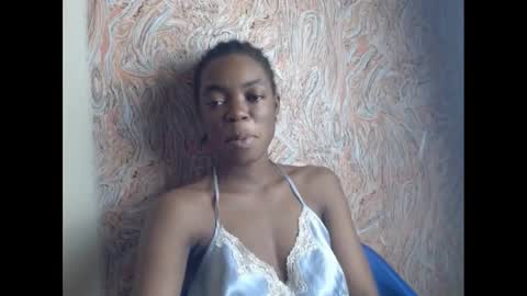 Snapshot of sexyxbunnyxx chatting on 12-08-24, 08:04 Blue online show from 12-08-24, 08:04