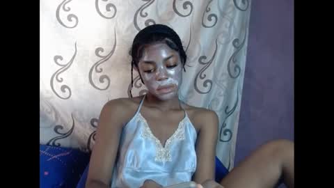 Snapshot of sexyxbunnyxx chatting on 01-09-25, 09:27 Blue online show from 01-09-25, 09:27