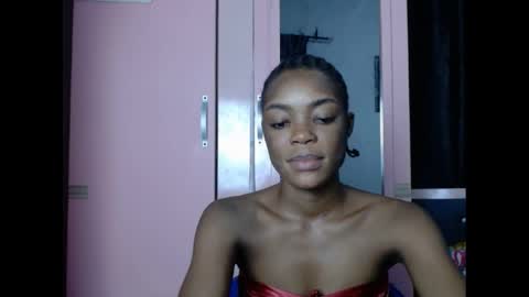 Snapshot of sexyxbunnyxx chatting on 01-17-25, 09:17 Blue online show from 01-17-25, 09:17