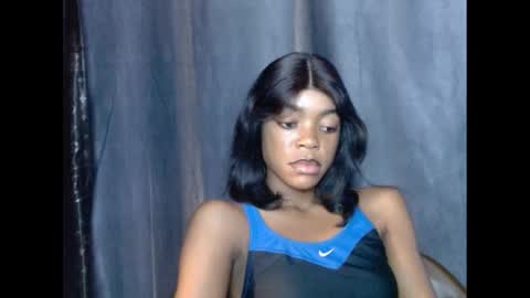 Snapshot of sexyxbunnyxx chatting on 02-26-25, 01:19 Blue online show from 02-26-25, 01:19