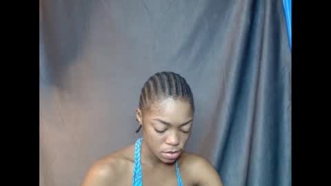 Snapshot of sexyxbunnyxx chatting on 03-11-25, 07:04 Blue online show from 03-11-25, 07:04