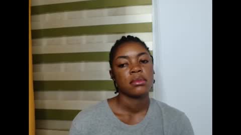 Snapshot of sexyxbunnyxx chatting on 10-04-25, 06:39 Blue online show from 10-04-25, 06:39