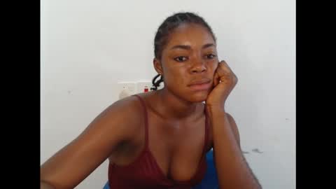 Snapshot of sexyxbunnyxx chatting on 10-25-25, 11:07 Blue online show from 10-25-25, 11:07