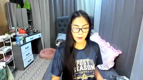 Snapshot of sexyxenaaa chatting on 12-20-25, 07:32 Xenaaa online show from 12-20-25, 07:32