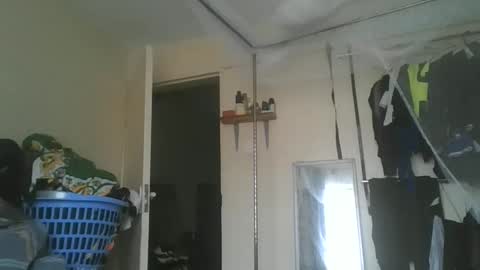 Snapshot of sexyy_tiny chatting on 11-10-25, 09:41 Mel online show from 11-10-25, 09:41