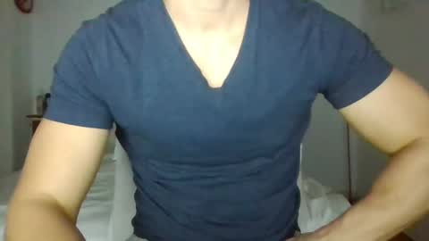 Snapshot of sexyyphilip chatting on 02-08-25, 01:32 sexyyphilip online show from 02-08-25, 01:32