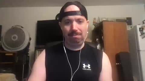 Snapshot of sfgiants1982 chatting on 10-14-25, 07:36 sfgiants1982 online show from 10-14-25, 07:36