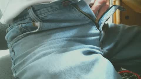 Bruce online show from 12-20-24, 10:43