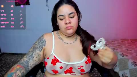 Snapshot of shaaroonhillss1 chatting on 06-16-26, 01:36 sharoon online show from 06-16-26, 01:36