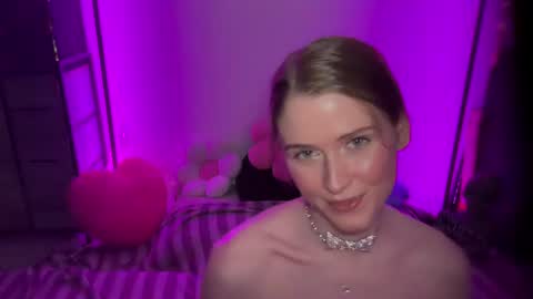 Snapshot of shadebabe chatting on 07-11-26, 06:38 shadebabe online show from 07-11-26, 06:38
