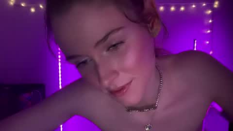 Snapshot of shadebabe chatting on 07-17-26, 07:15 shadebabe online show from 07-17-26, 07:15