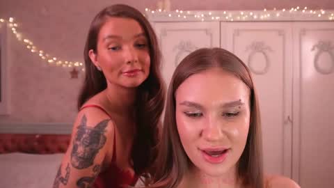 Sindy and Nancy  Next stream 1 December  online show from 01-05-25, 04:48