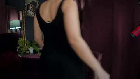 Snapshot of shadowlotus_ chatting on 10-13-25, 08:53 Lily  online show from 10-13-25, 08:53