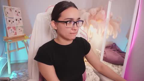 Snapshot of shadowlotus_ chatting on 10-30-25, 06:48 Lily  online show from 10-30-25, 06:48