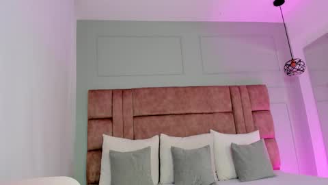 Shaina Vasquez online show from 03-12-26, 12:06