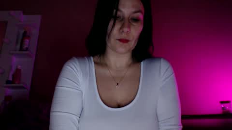 Snapshot of shakeit_good chatting on 01-10-26, 07:21 Mila online show from 01-10-26, 07:21