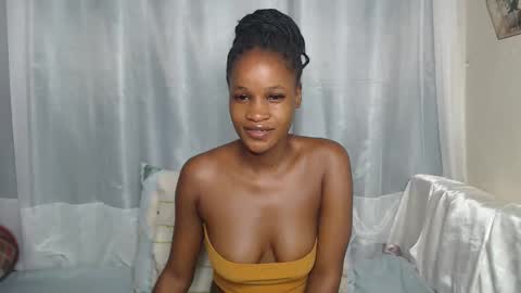 Snapshot of shakkiecam chatting on 10-10-25, 07:35 Shaky online show from 10-10-25, 07:35