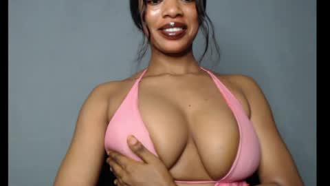 Snapshot of shallie_x chatting on 06-30-26, 07:09 ESTHER online show from 06-30-26, 07:09