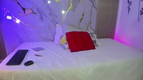 Snapshot of shalomexotic chatting on 06-14-26, 12:07 shalomexotic online show from 06-14-26, 12:07