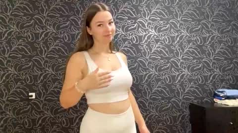 Iris online show from 09-15-25, 04:07