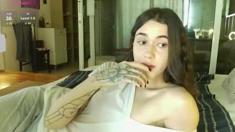 Snapshot of shamahasla chatting on 03-17-26, 02:38 Sade online show from 03-17-26, 02:38