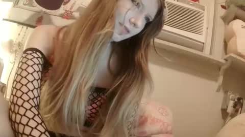 Snapshot of shampooprincess001 chatting on 03-21-26, 01:32 shampooprincess001 online show from 03-21-26, 01:32