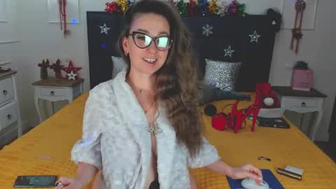 Svetlana ...........help me get 100 reactions before the end of the year Thumb up if you like me I appreciate it and thank you online show from 12-09-24, 02:56