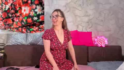 Snapshot of shana_power chatting on 12-20-25, 04:58 Svetlana ...........help me get 100 reactions before the end of the year Thumb up if you like me I appreciate it and thank you online show from 12-20-25, 04:58