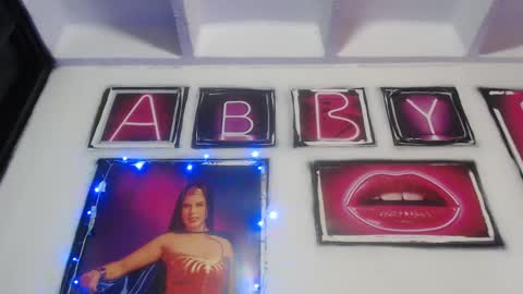 Snapshot of shanellmoore chatting on 02-05-25, 05:53 Shanell Moore online show from 02-05-25, 05:53