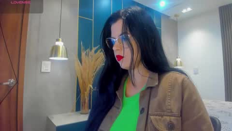 Snapshot of shanellmoore chatting on 12-03-25, 11:30 Shanell Moore online show from 12-03-25, 11:30