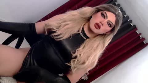 Snapshot of shanex01 chatting on 02-24-25, 11:10 Shane X online show from 02-24-25, 11:10