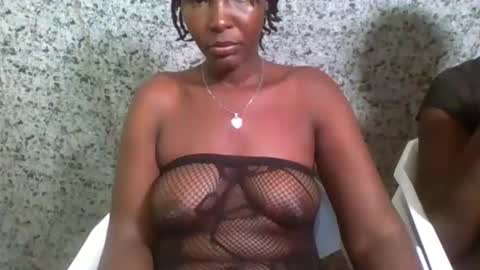 Snapshot of shania_sleigh chatting on 12-17-25, 06:03 shania_sleigh online show from 12-17-25, 06:03