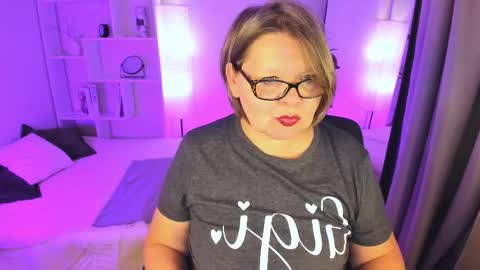 Shannon online show from 03-26-26, 01:17