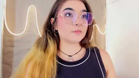 Snapshot of shanntal__ chatting on 02-16-26, 07:32 Shanntal online show from 02-16-26, 07:32