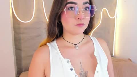 Snapshot of shanntal__ chatting on 02-26-26, 07:46 Shanntal online show from 02-26-26, 07:46