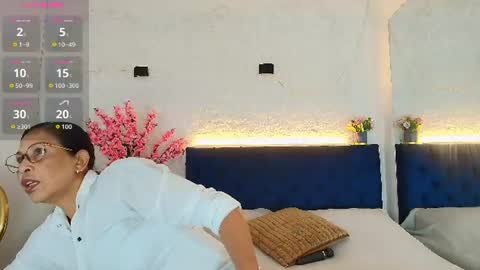 Snapshot of shanon_mature_ chatting on 07-27-26, 09:11 Shanon online show from 07-27-26, 09:11