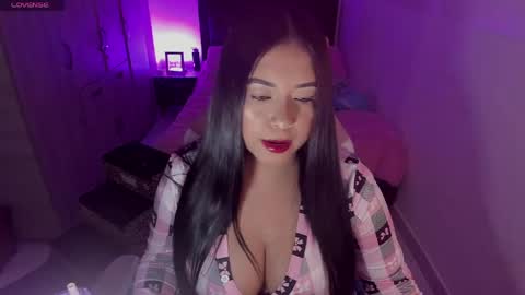 Snapshot of shanonn_diprima_ chatting on 05-14-26, 05:25 Cami Ortiz independent model online show from 05-14-26, 05:25