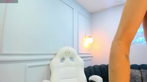 Shantal online show from 11-06-25, 03:51