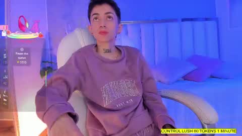 Snapshot of shantal_thompson21 chatting on 06-15-26, 12:51 Shantal online show from 06-15-26, 12:51
