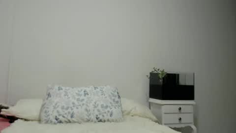 Snapshot of shantalkimberly chatting on 09-30-25, 01:05 maria online show from 09-30-25, 01:05