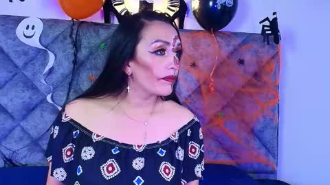 Snapshot of shantey_laurent chatting on 11-01-25, 03:03 shantey online show from 11-01-25, 03:03