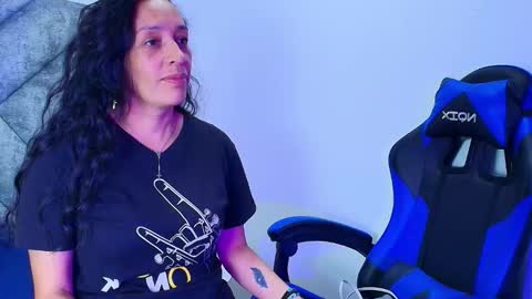 shantey online show from 11-08-25, 01:44