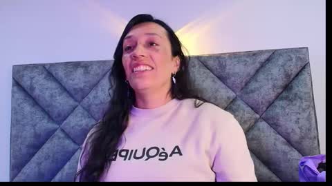 Snapshot of shantey_laurent chatting on 11-29-25, 12:30 shantey online show from 11-29-25, 12:30