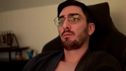 Snapshot of shape80 chatting on 12-08-24, 03:56 frenchy boy online show from 12-08-24, 03:56