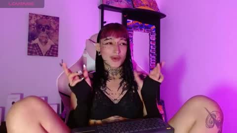 sharaross1 online show from 04-18-26, 07:29