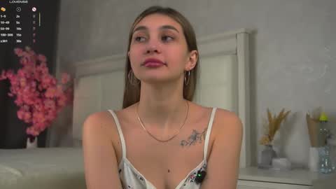 Snapshot of shararubert chatting on 02-10-26, 01:15 Ellysa and Mila online show from 02-10-26, 01:15