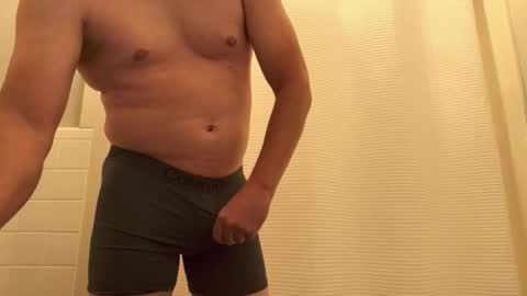 Snapshot of shark1865 chatting on 11-19-25, 10:10 shark1865 online show from 11-19-25, 10:10