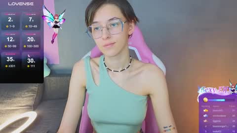 Snapshot of sharli_rose chatting on 12-03-24, 06:28 Sharli online show from 12-03-24, 06:28