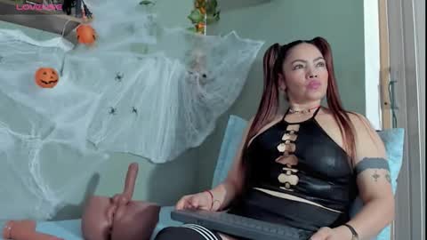 Sharlott online show from 10-28-25, 07:49