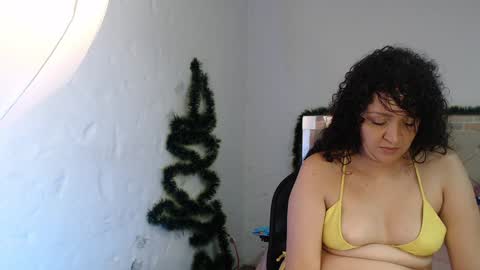 Snapshot of sharlotte__jones chatting on 12-30-24, 07:32 Sara online show from 12-30-24, 07:32